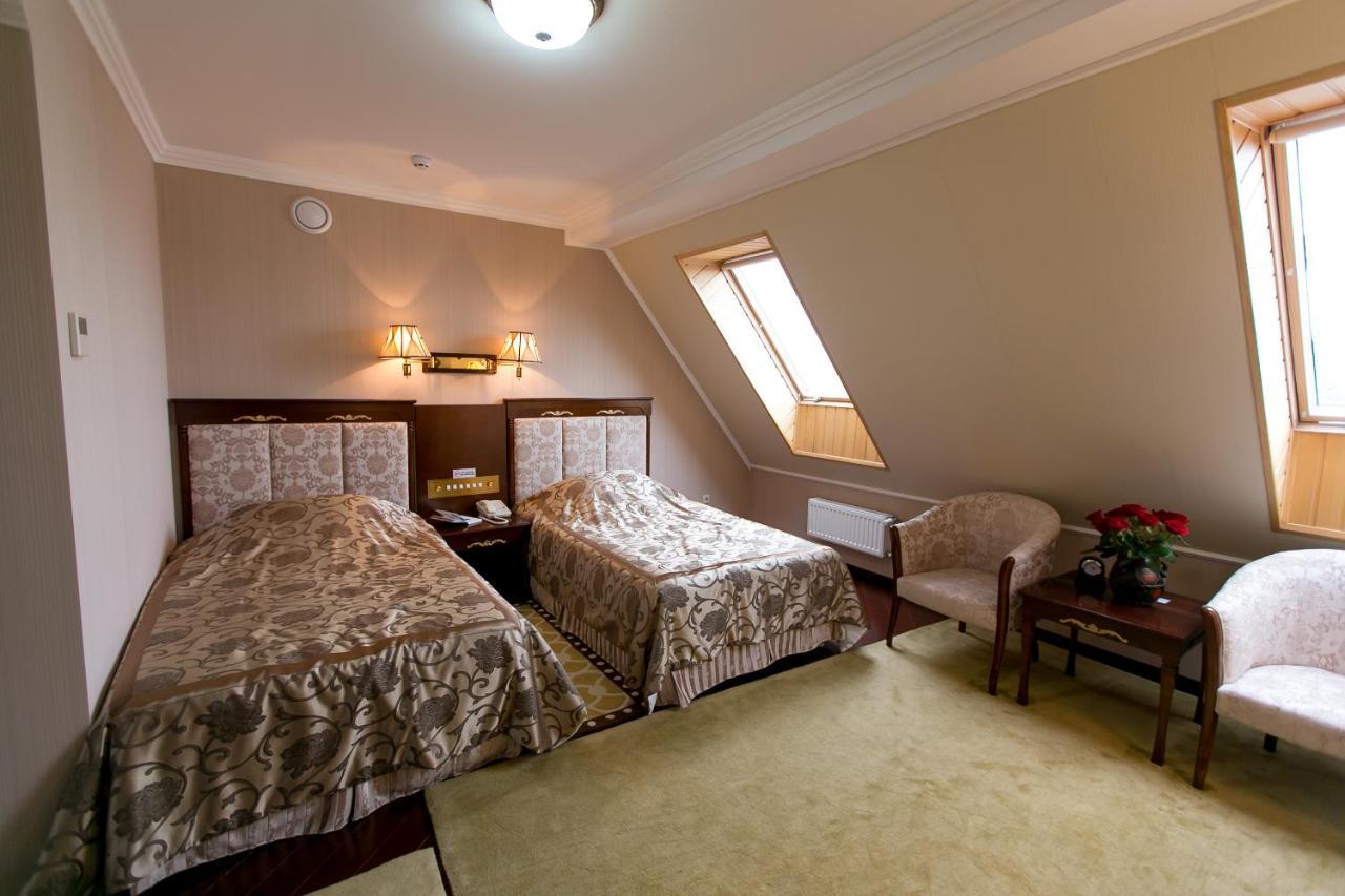Allureinn Hotel And Spa Chernivtsi Ngoại thất bức ảnh