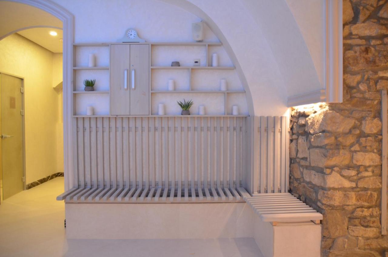 Allureinn Hotel And Spa Chernivtsi Ngoại thất bức ảnh