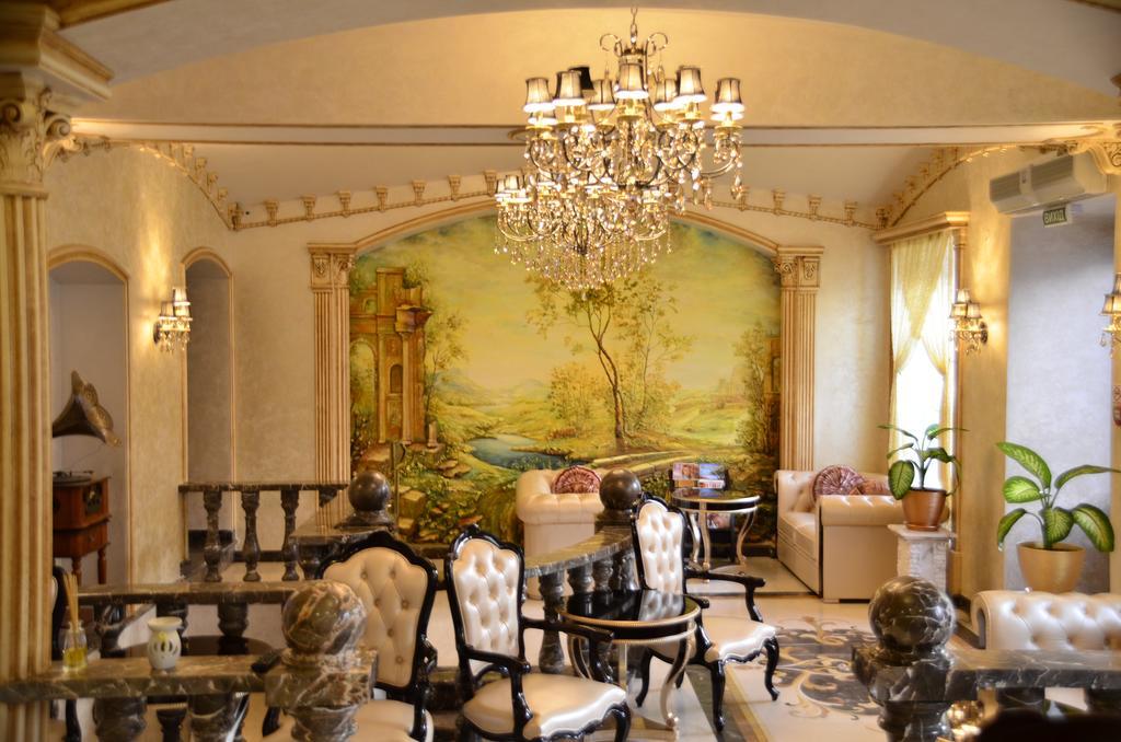 Allureinn Hotel And Spa Chernivtsi Ngoại thất bức ảnh