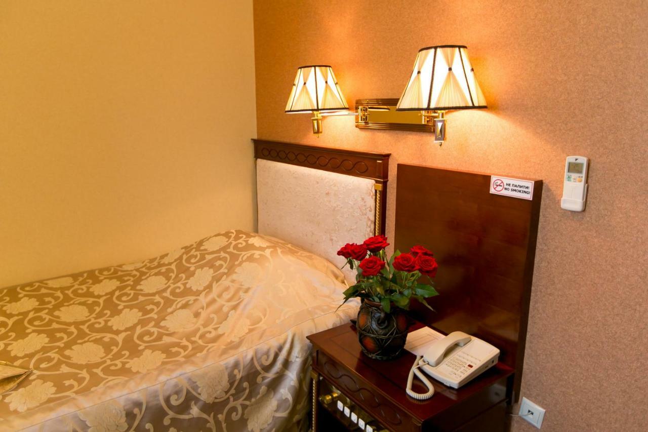 Allureinn Hotel And Spa Chernivtsi Ngoại thất bức ảnh