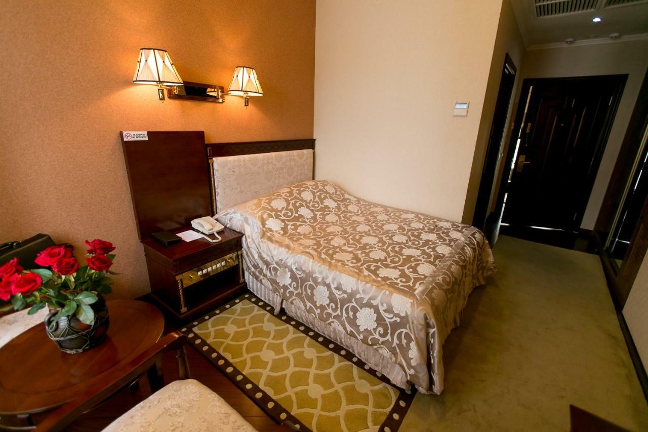 Allureinn Hotel And Spa Chernivtsi Ngoại thất bức ảnh