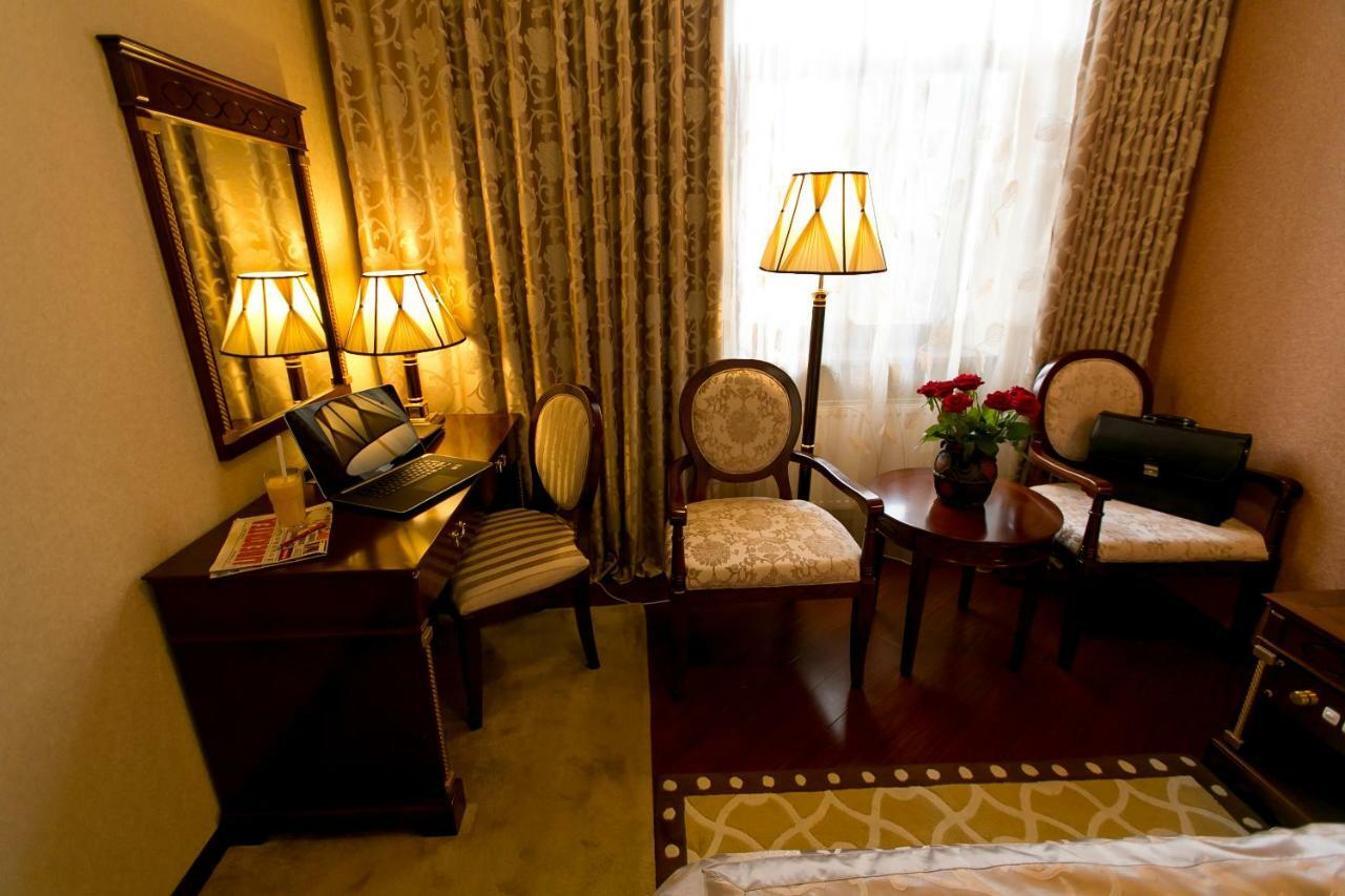 Allureinn Hotel And Spa Chernivtsi Ngoại thất bức ảnh