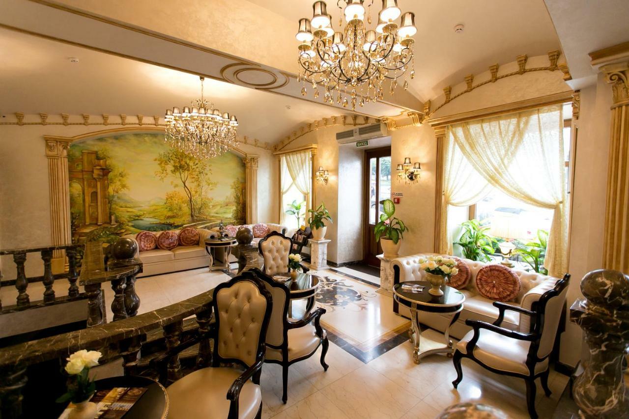 Allureinn Hotel And Spa Chernivtsi Ngoại thất bức ảnh