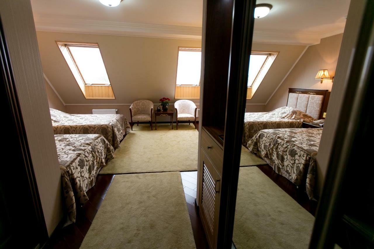 Allureinn Hotel And Spa Chernivtsi Ngoại thất bức ảnh