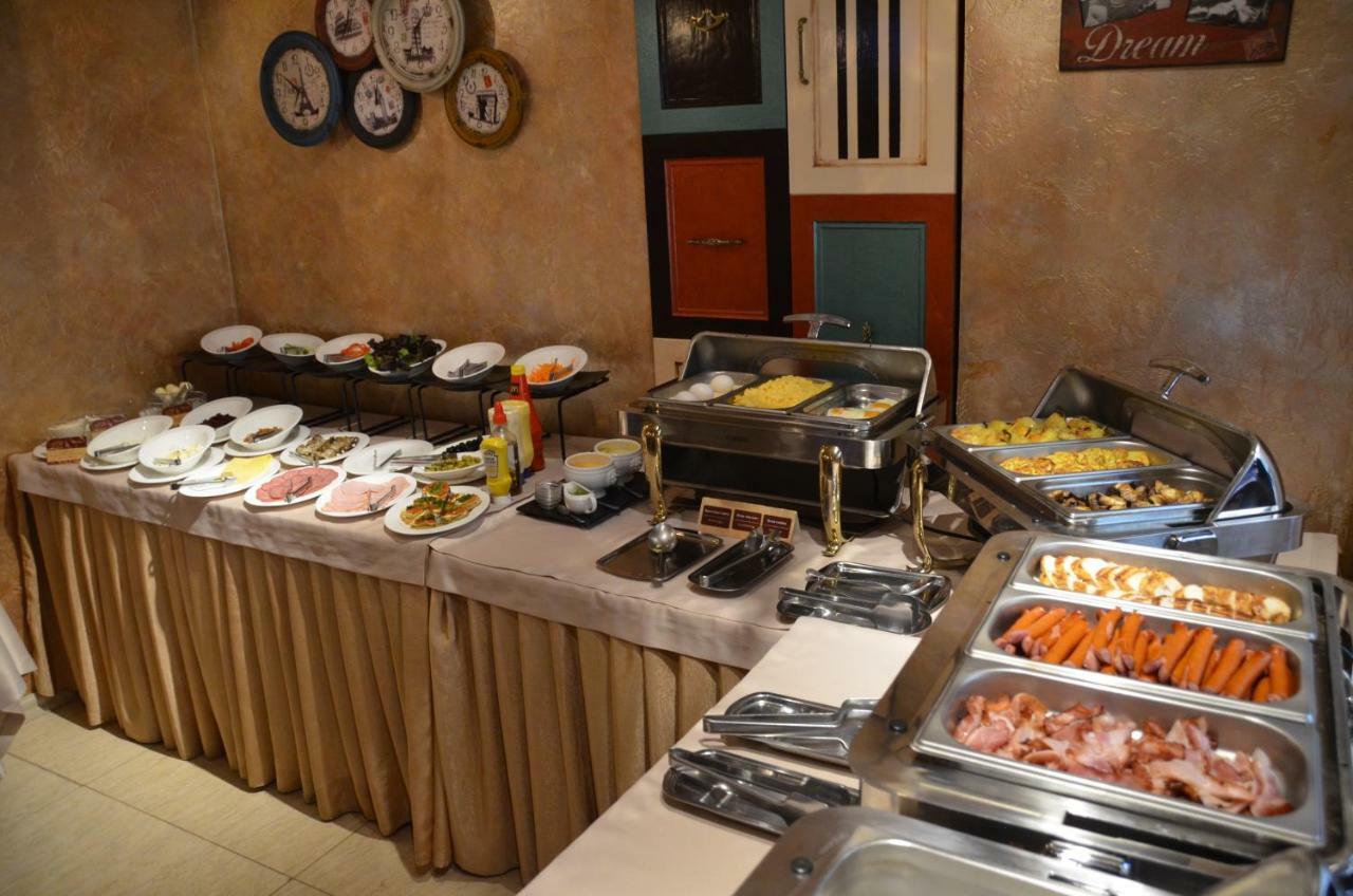 Allureinn Hotel And Spa Chernivtsi Ngoại thất bức ảnh