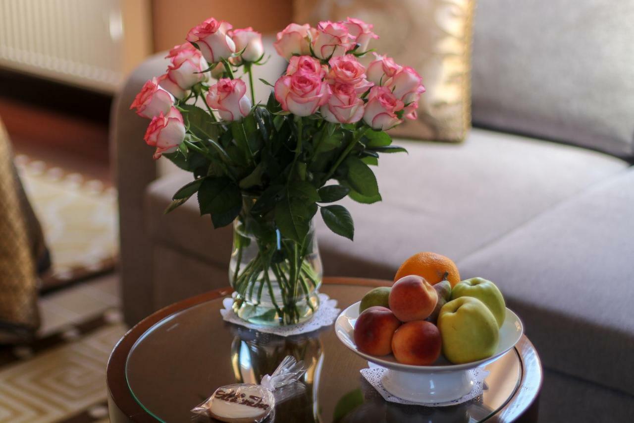 Allureinn Hotel And Spa Chernivtsi Ngoại thất bức ảnh